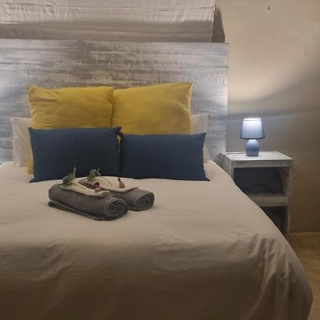 Large 1 Bedroom Cottage, 15 Min From Or Tambo Airport, With Backup Power And Water Germiston Εξωτερικό φωτογραφία