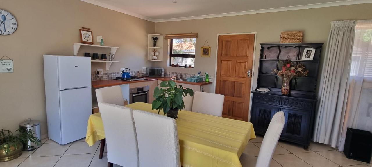Large 1 Bedroom Cottage, 15 Min From Or Tambo Airport, With Backup Power And Water Germiston Εξωτερικό φωτογραφία